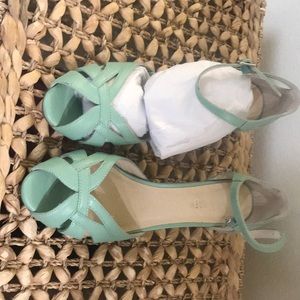 NWT- ModCloth mint heels